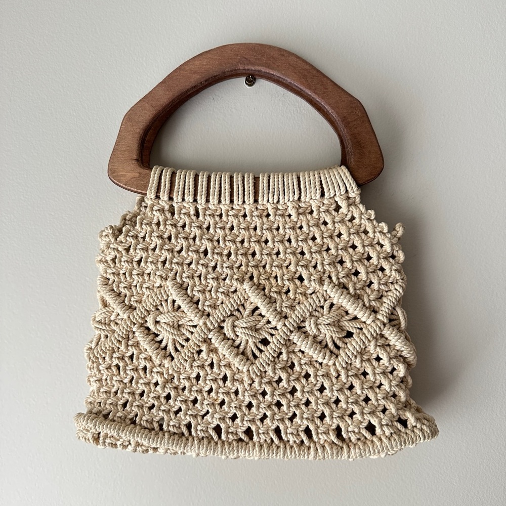 Crochet top handbag with wood handles